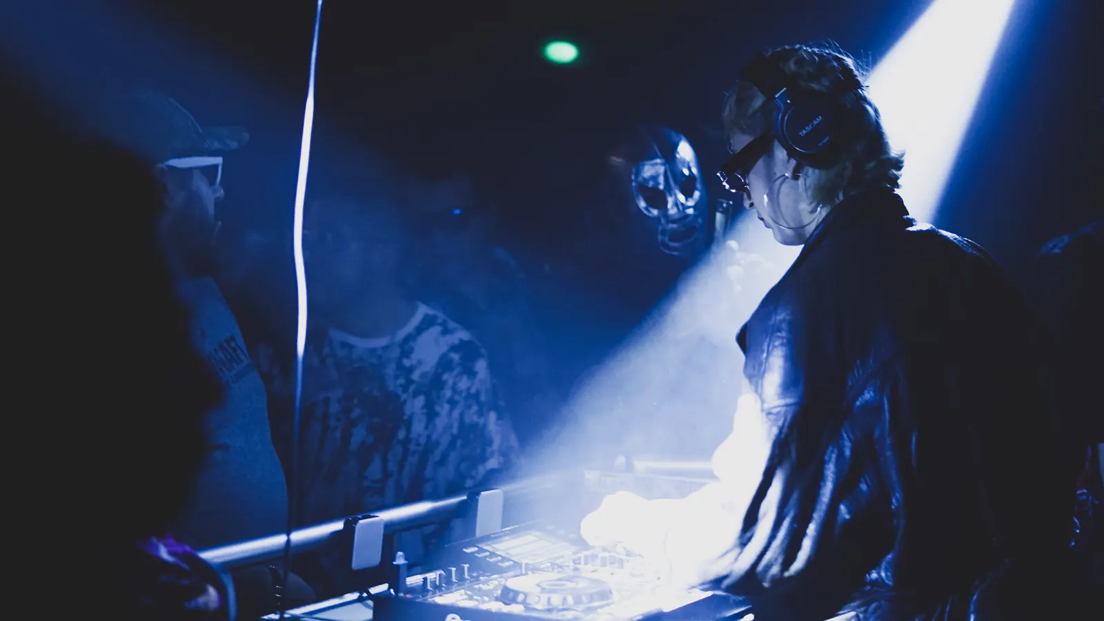 ARCHIVE // 002